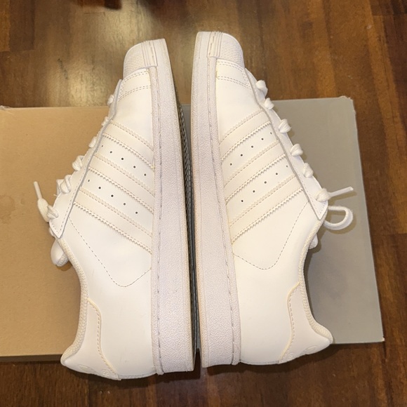 Used White super star Adidas GS 7Y W8.5 - Picture 5 of 7